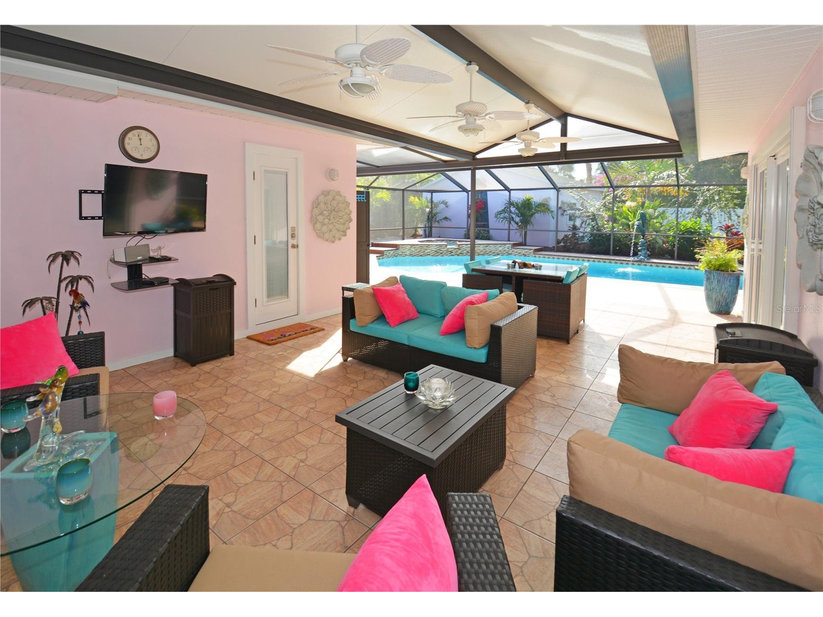 7020 Mango Avenue S Saint Petersburg FL 33707 TB8517708 image41