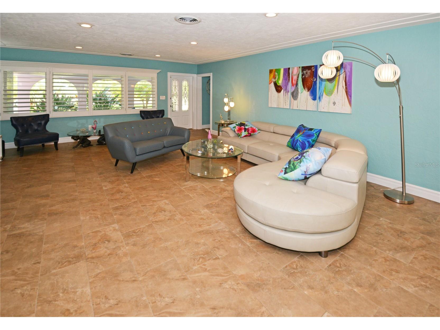 7020 Mango Avenue S Saint Petersburg FL 33707 TB8517708 image8