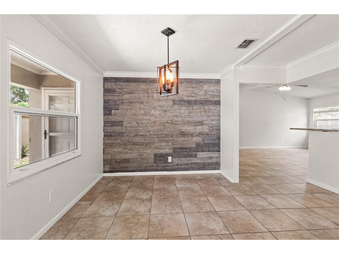 7021 Blossom Avenue Tampa FL 33614 TB8450624 image5