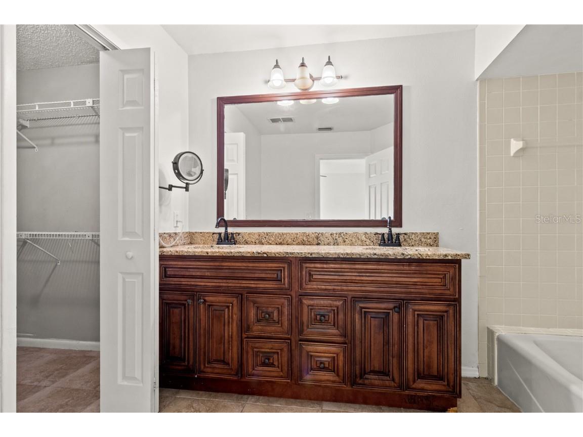 7021 Blossom Avenue Tampa FL 33614 TB8450652 image14