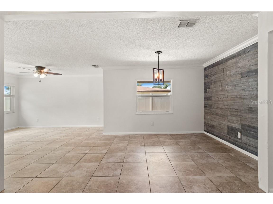 7021 Blossom Avenue Tampa FL 33614 TB8450652 image20