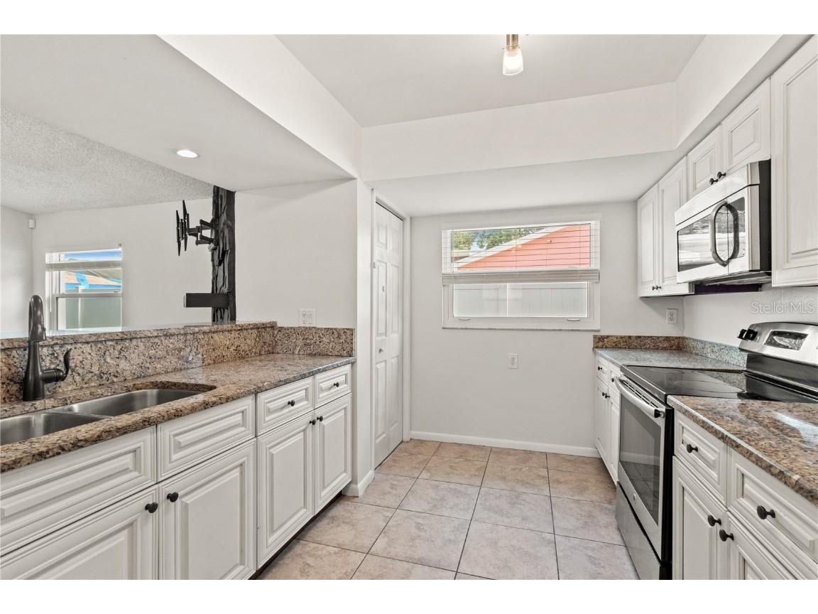 7021 Blossom Avenue Tampa FL 33614 TB8450652 image25