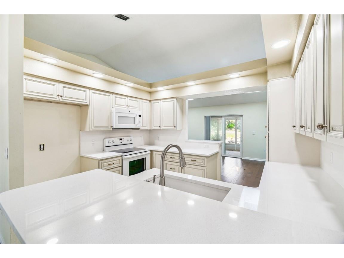 7021 Oregon Chickadee Road Weeki Wachee FL 34613 TB8440634 image3