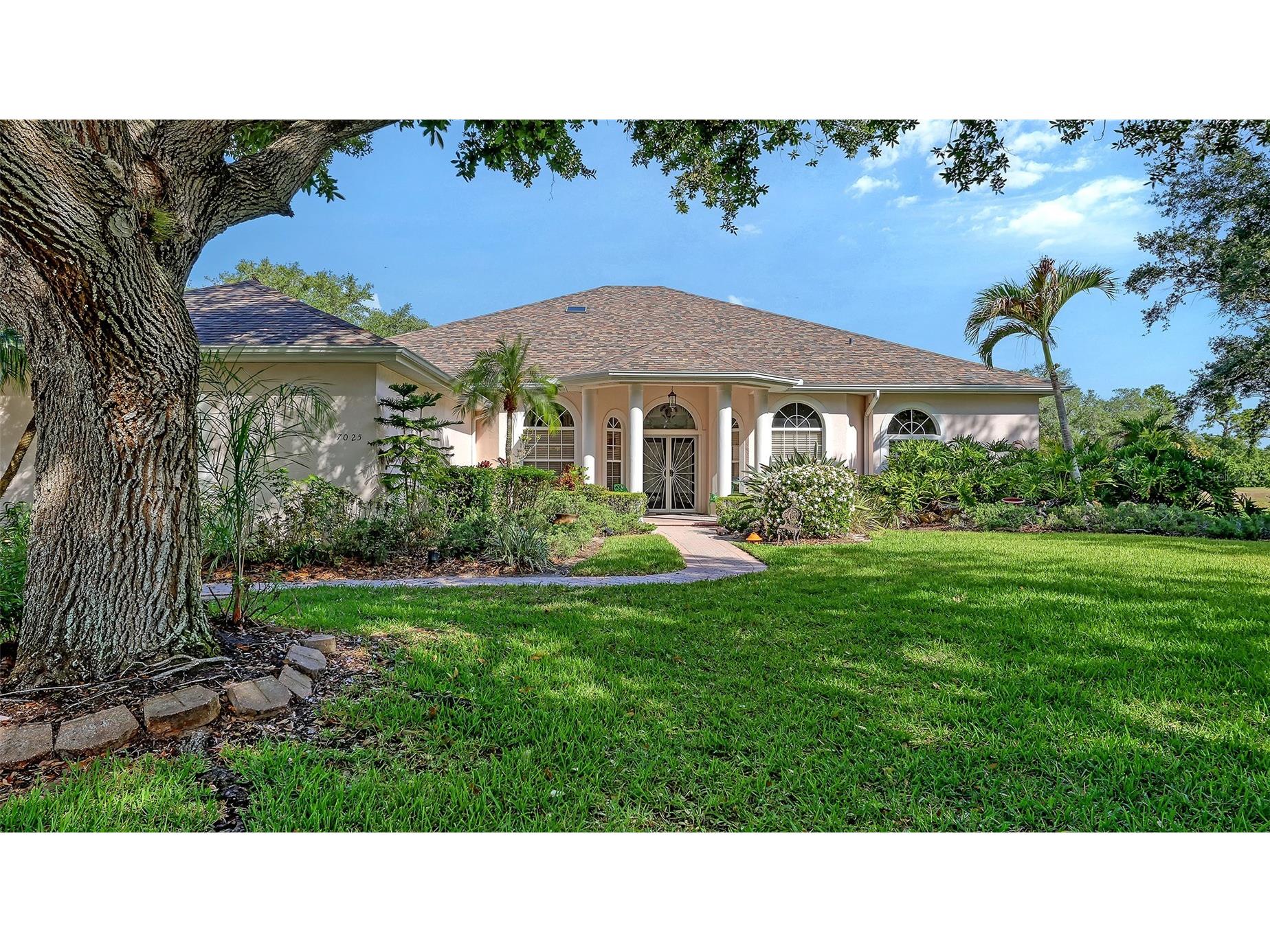 7025 N Serenoa Drive Sarasota FL 34241 A4693204 image1