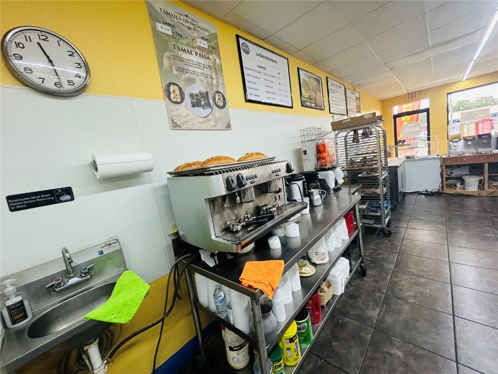 7026 W Hillsborough Avenue Tampa FL 33634 W7876154 image15