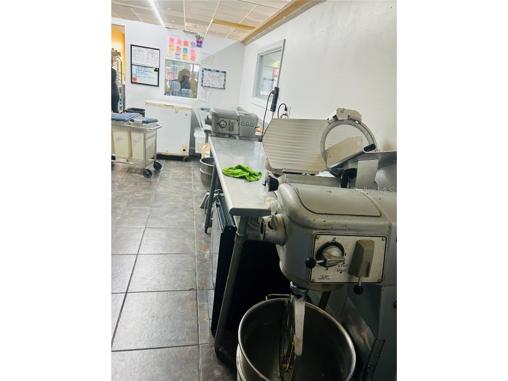 7026 W Hillsborough Avenue Tampa FL 33634 W7876154 image33