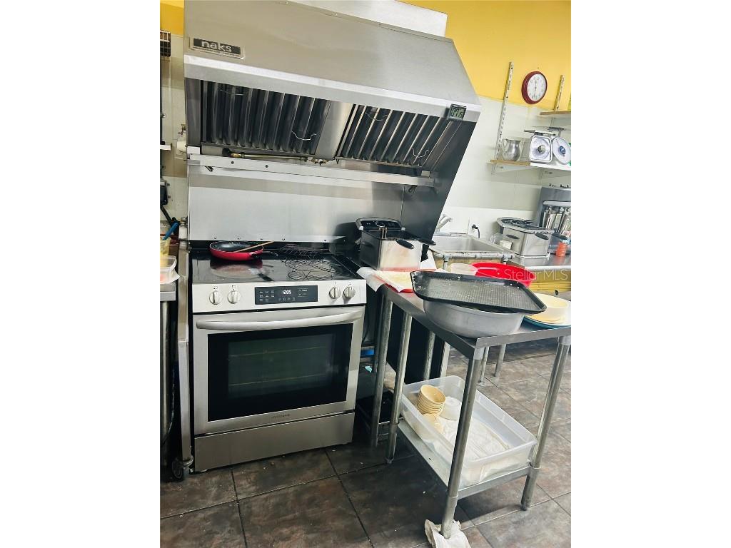 7026 W Hillsborough Avenue Tampa FL 33634 W7876154 image37