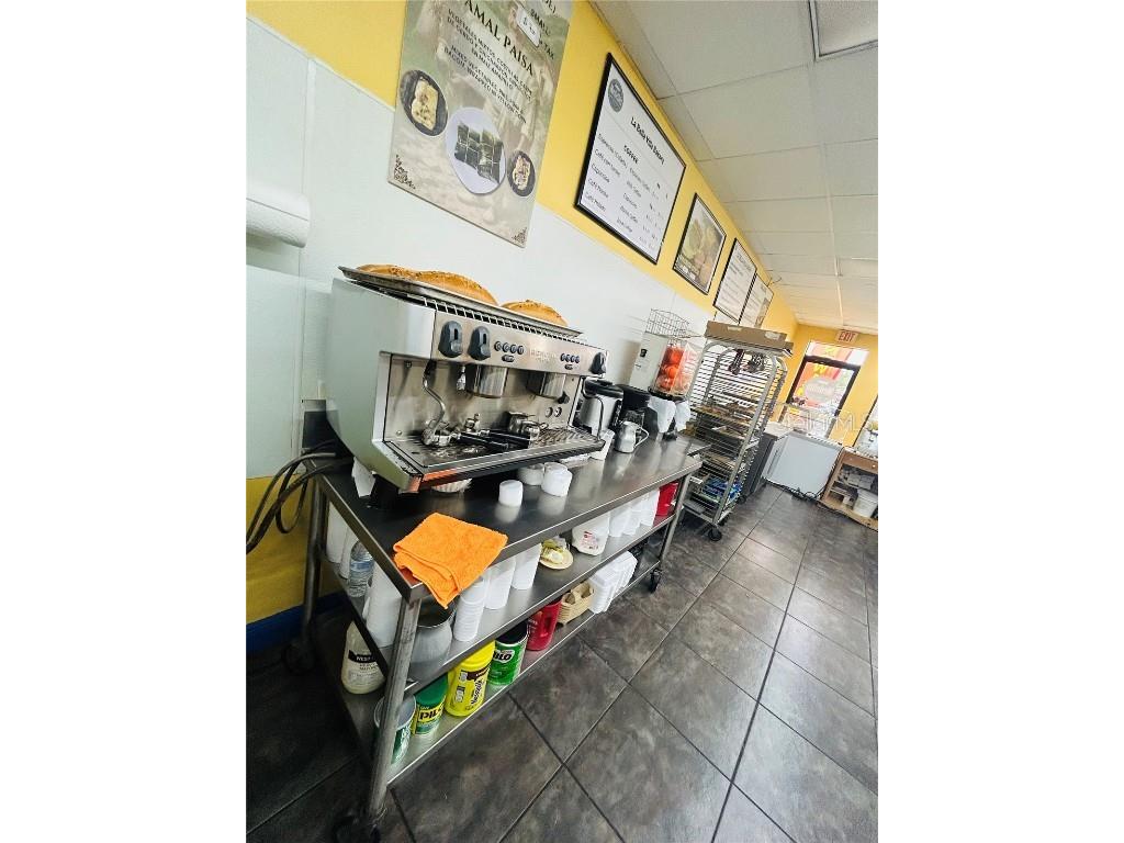 7026 W Hillsborough Avenue Tampa FL 33634 W7876154 image38