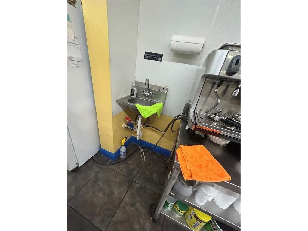 7026 W Hillsborough Avenue Tampa FL 33634 W7876154 image41