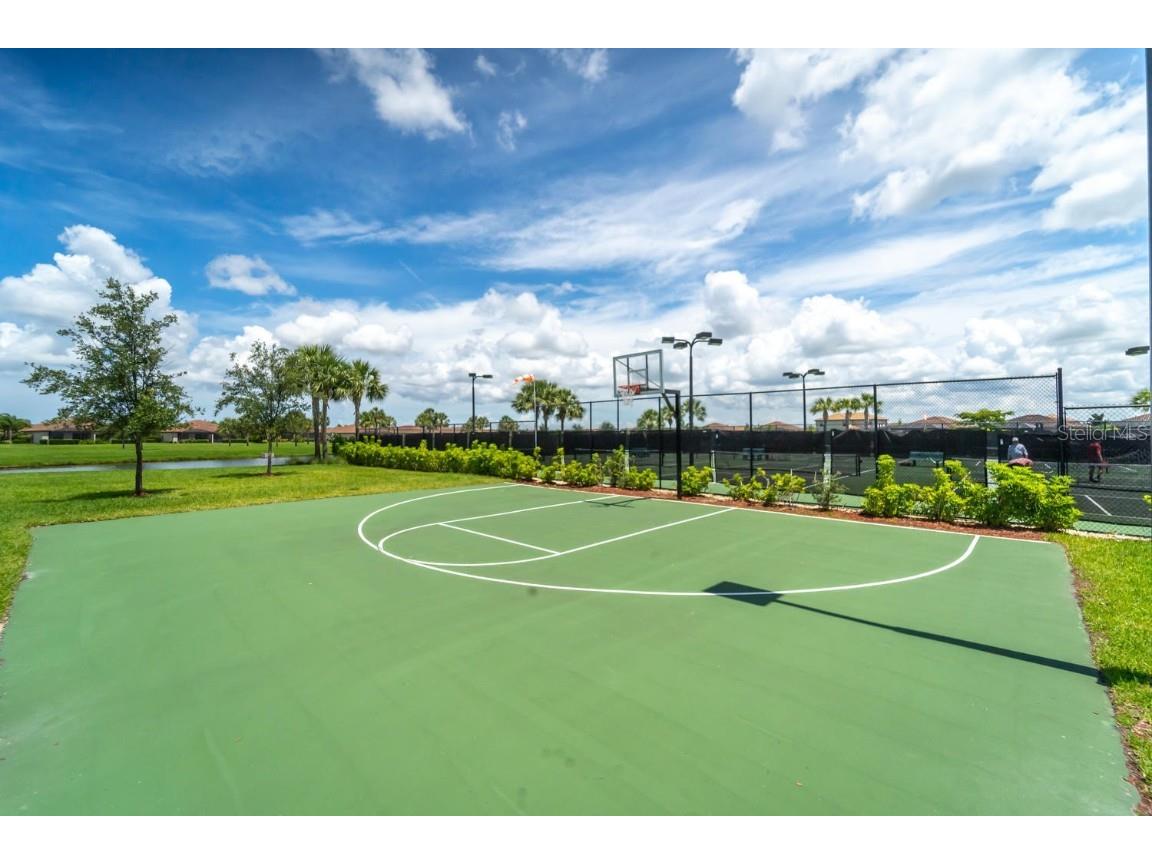 7027 Quiet Creek Drive Bradenton FL 34212 A4672124 image48