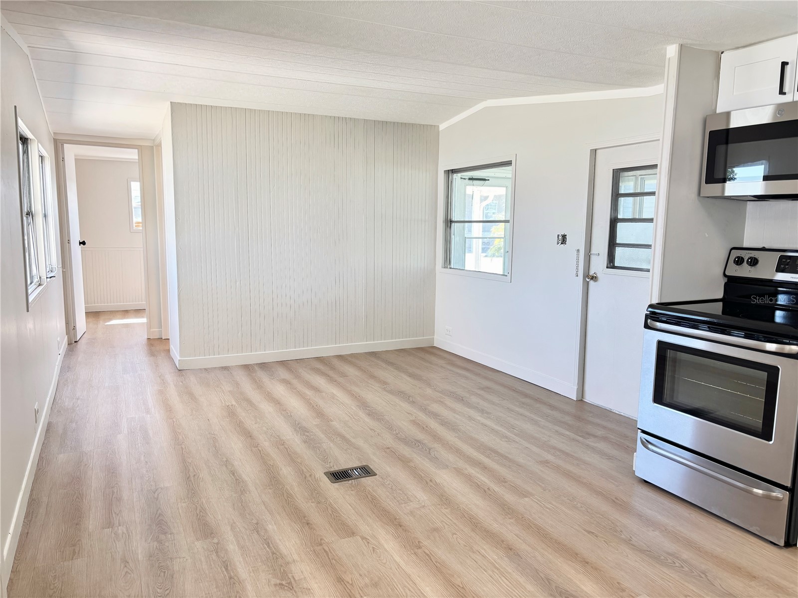 7028 Mount Jupiter Drive NE #601 Saint Petersburg FL 33702 - TAMPA BAY TB8503439 image4