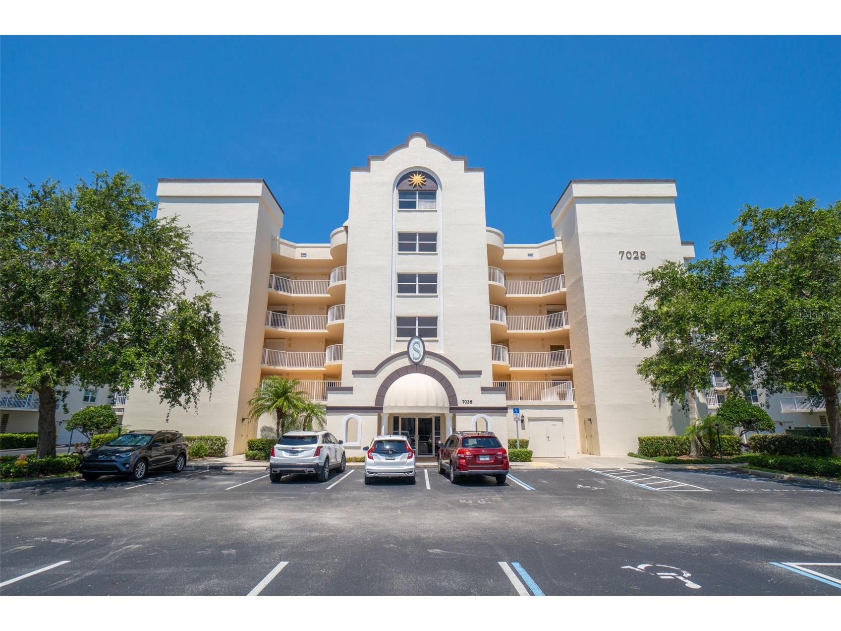 7028 Sevilla Court #202 Cape Canaveral FL 32920 - BANANA RIVER O6408696 image2