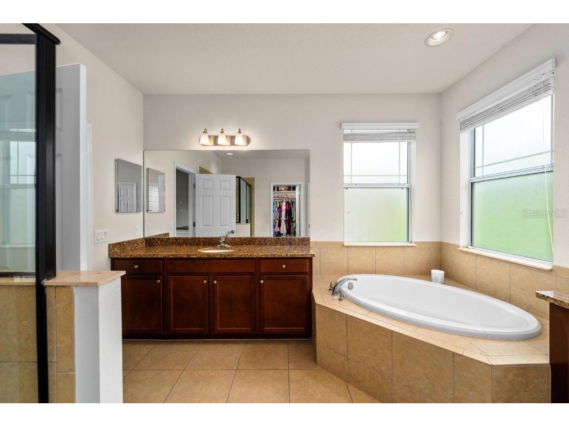 7029 Dowling Mill Circle Tampa FL 33625 TB8445821 image19