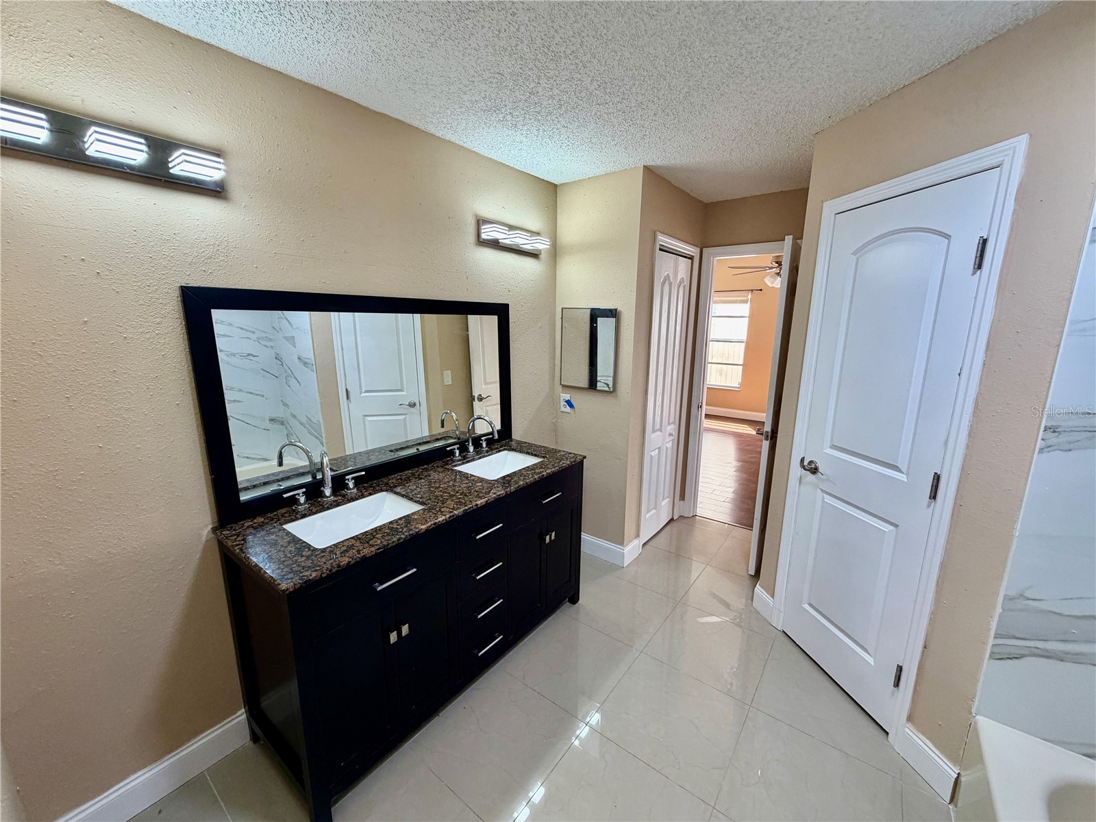 7029 Drury Street Tampa FL 33635 TB8531793 image11