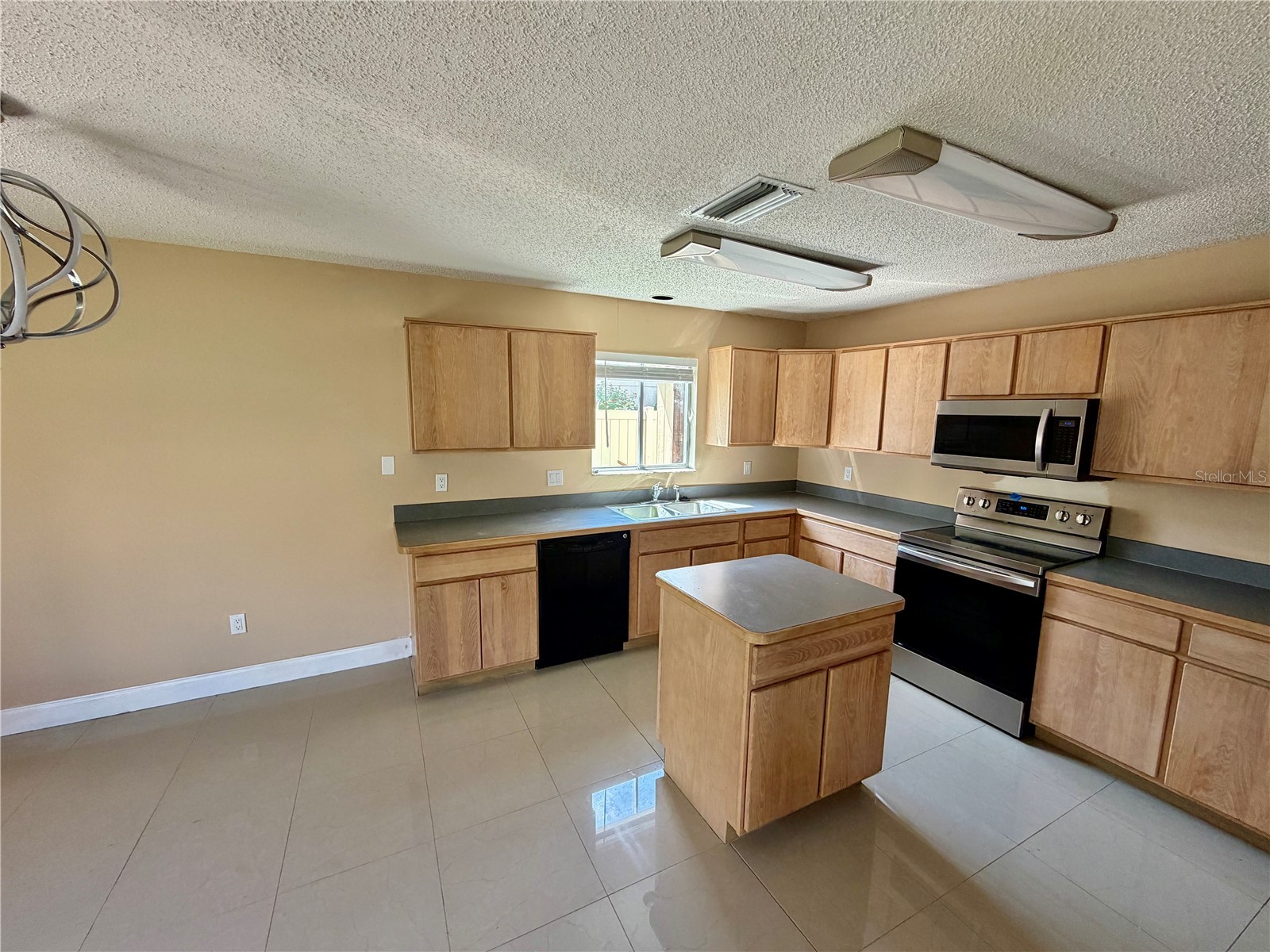 7029 Drury Street Tampa FL 33635 TB8531793 image8