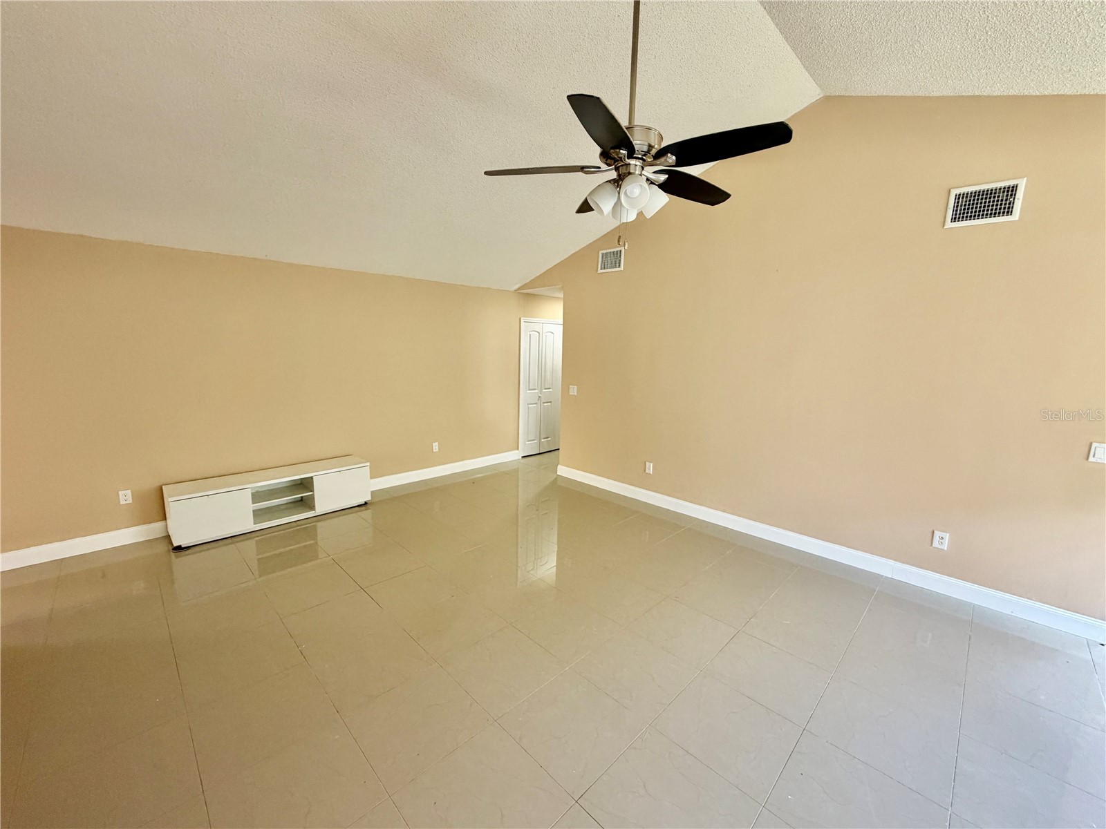7029 Drury Street Tampa FL 33635 TB8531793 image9