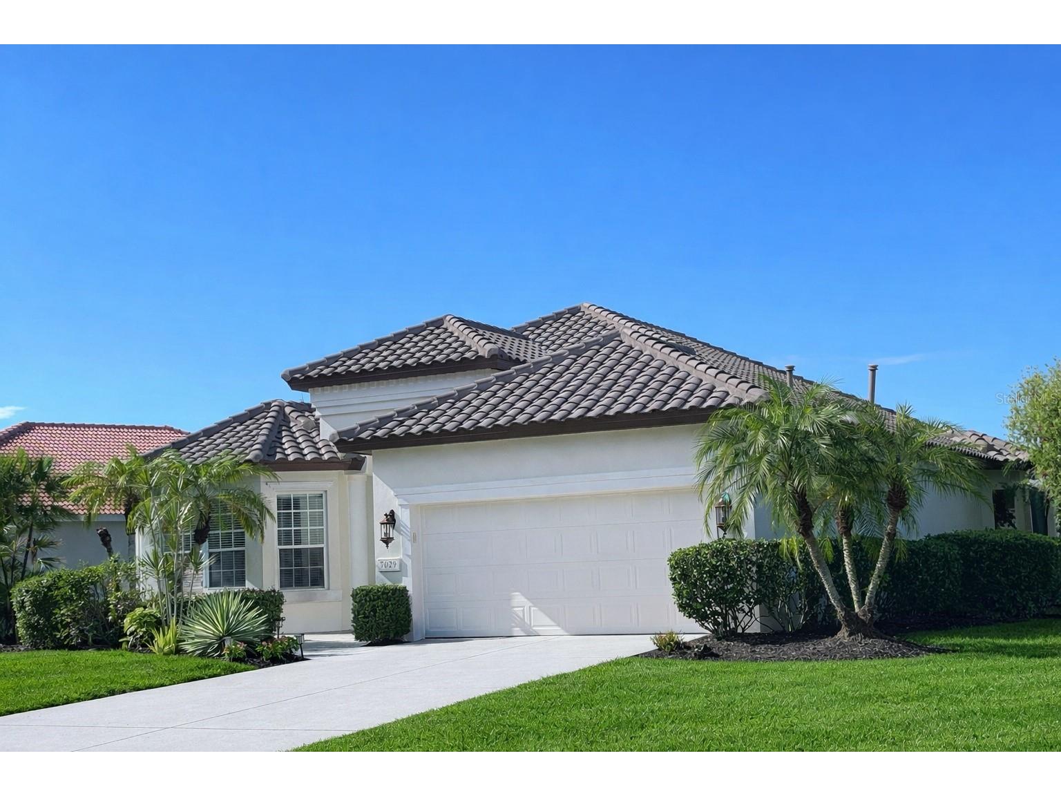 7029 Lennox Place University Park FL 34201 A4679210 image2