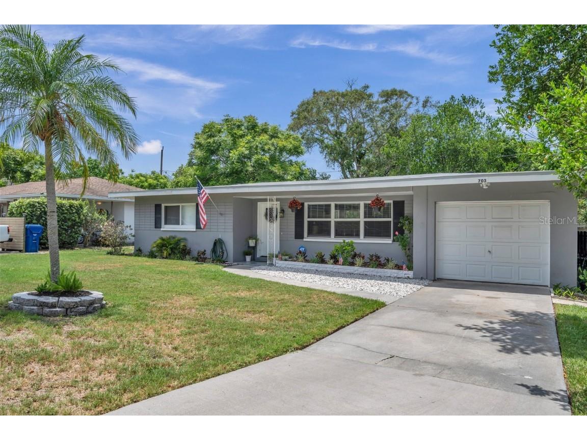 703 24th Street SW Largo FL 33770 U8205343 image1
