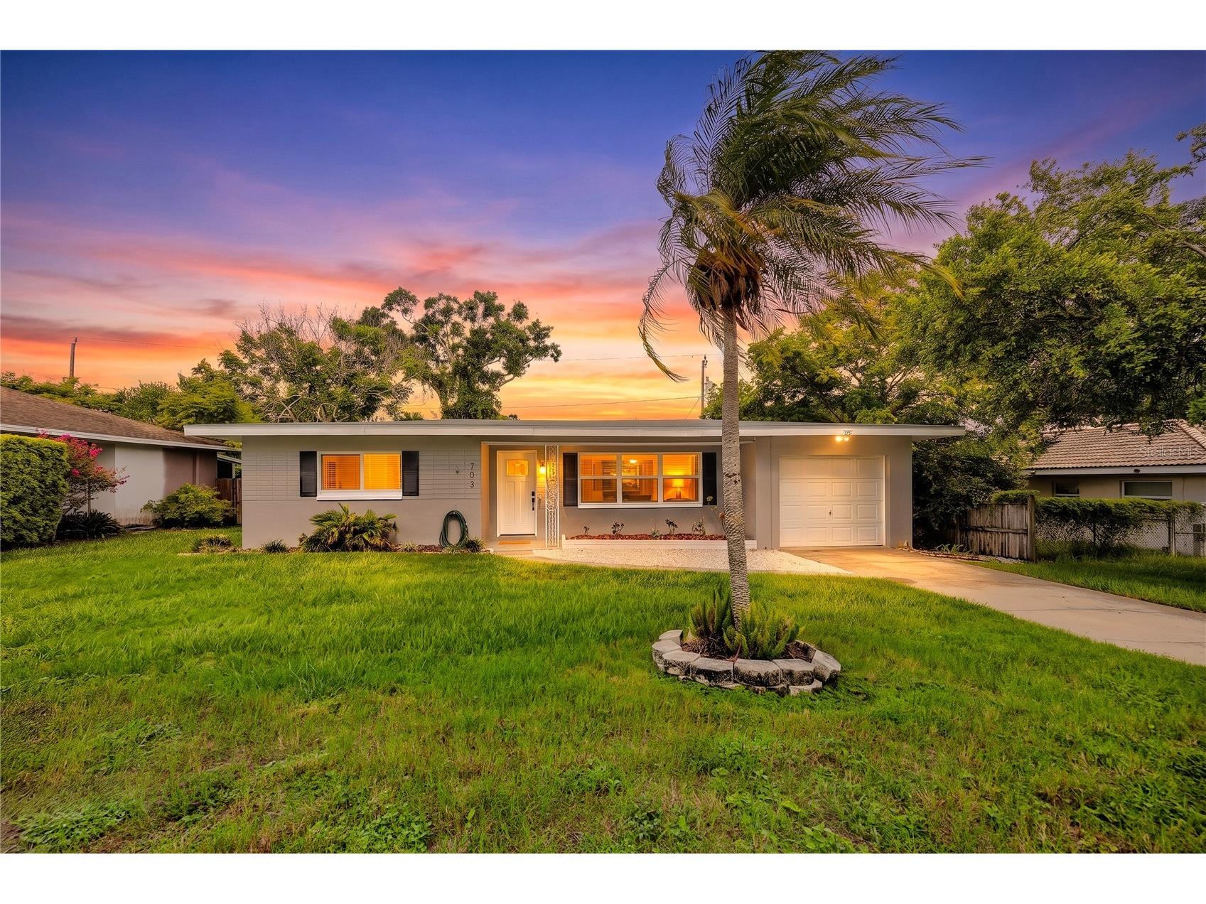 703 24th Street SW Largo FL 33770 TB8531812 image1