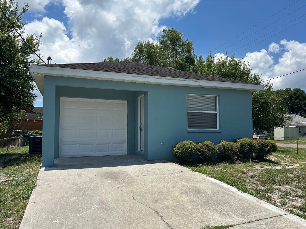 703 29th Street E Palmetto FL 34221 A4575672 image1