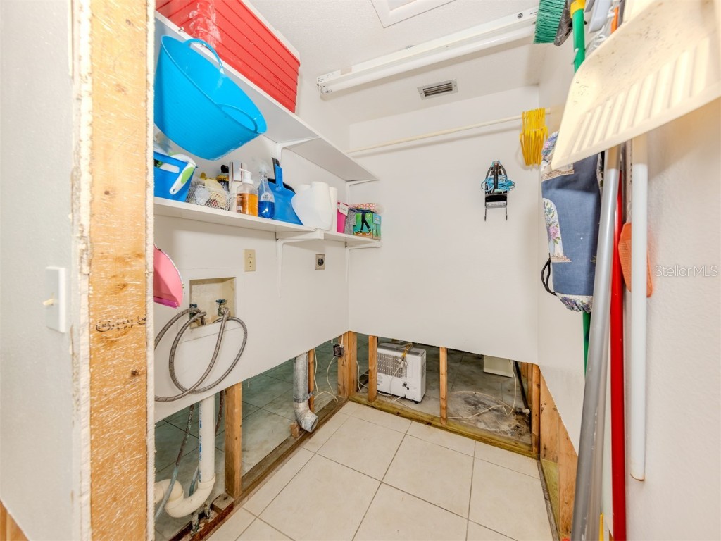 703 & 705 Golden Beach Boulevard Venice FL 34285 N6138338 image18