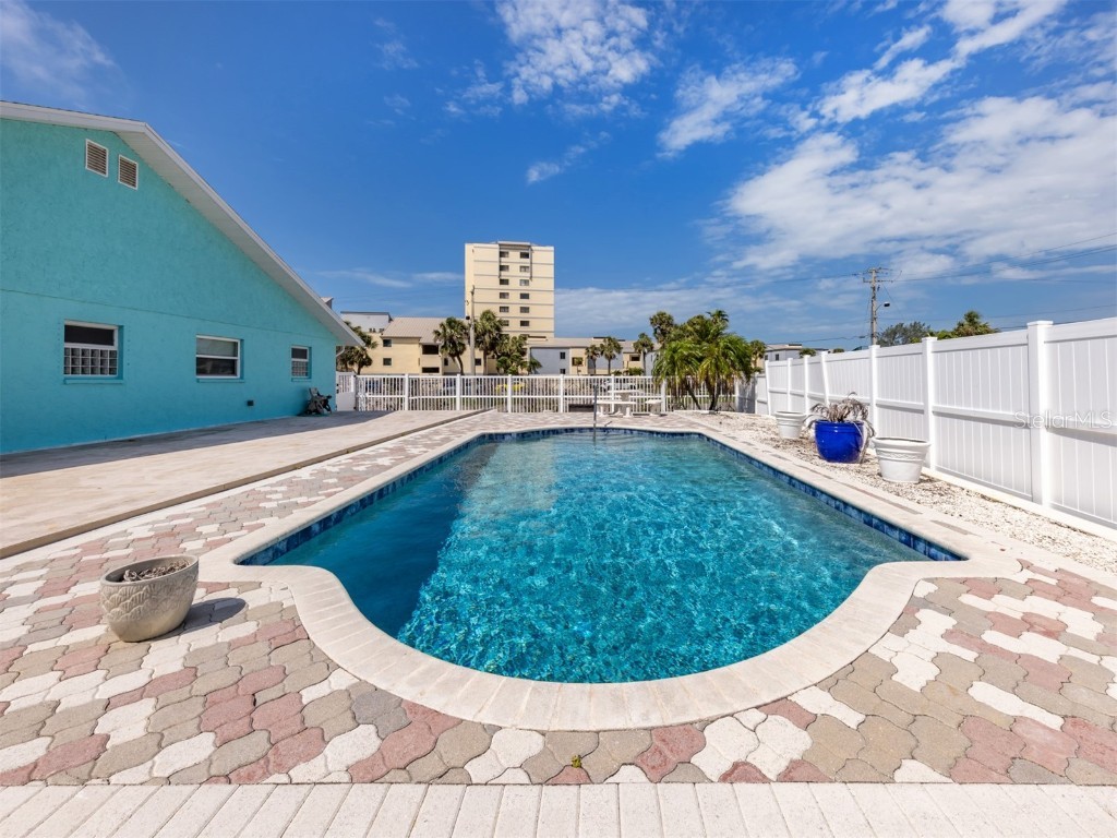 703 & 705 Golden Beach Boulevard Venice FL 34285 N6138338 image8