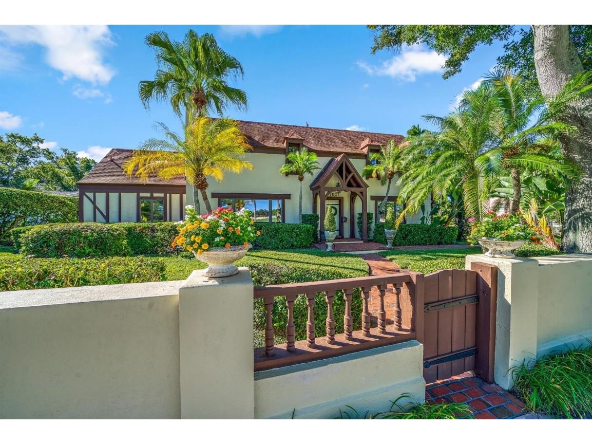 703 Bayview Drive Belleair FL 33756 U8218446 image1