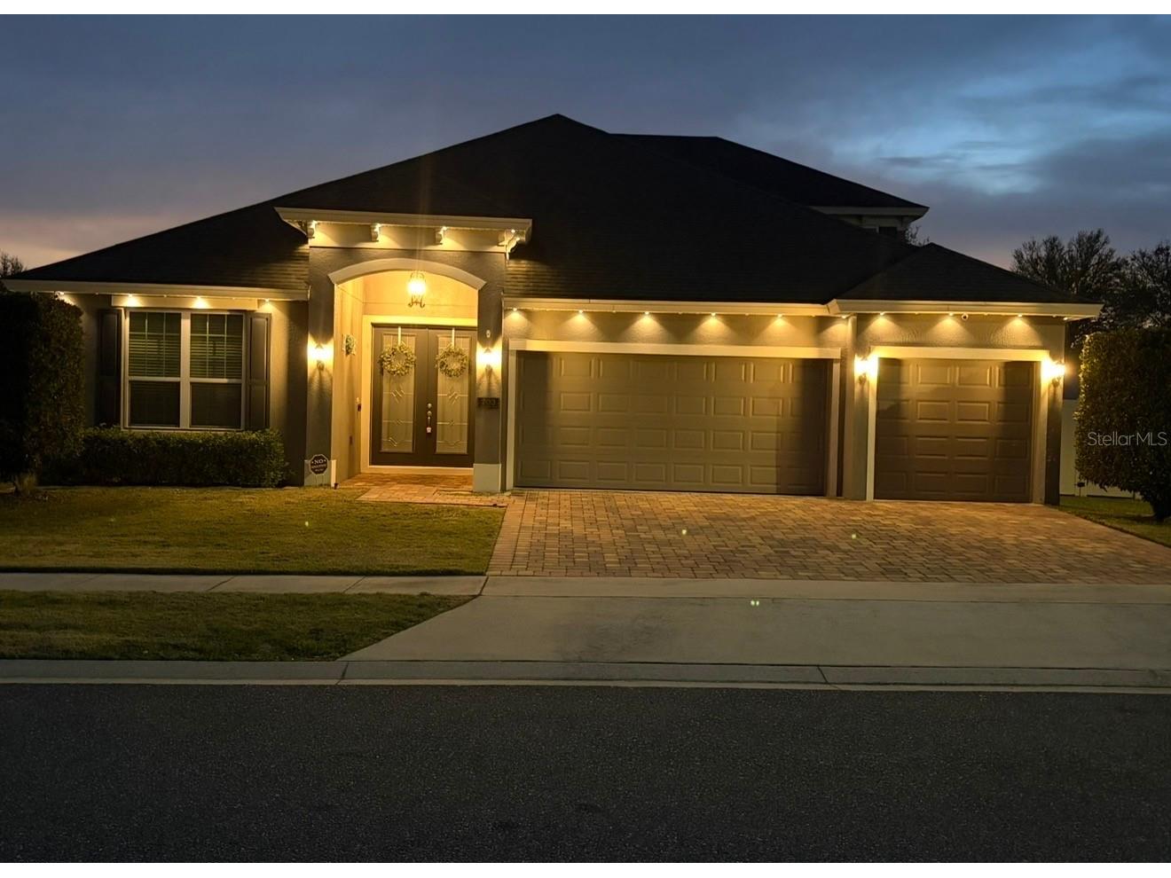 703 Calabria Way Howey In The Hills FL 34737 G5109294 image1