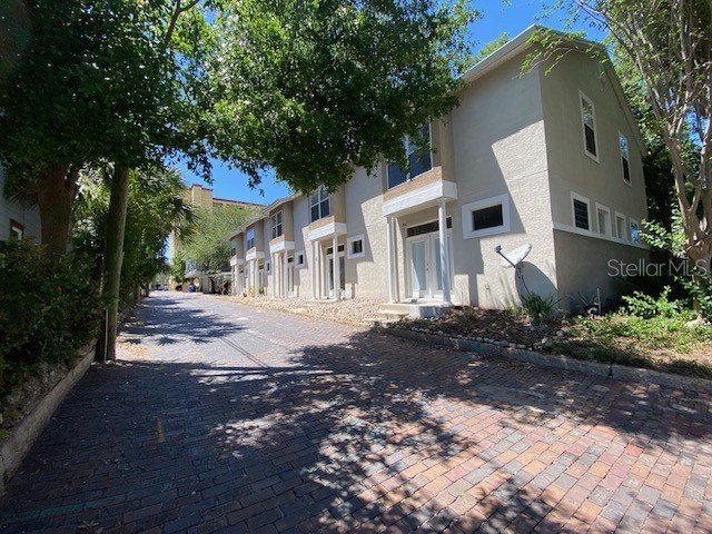 703 Charles Court S Saint Petersburg FL 33701 U8237756 image1