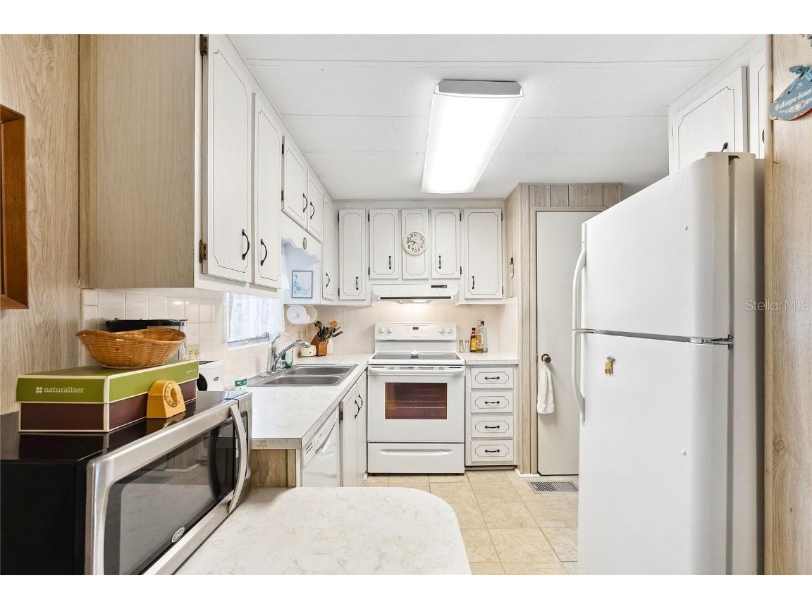 703 Corsica Court Bradenton FL 34207 A4637447 image4