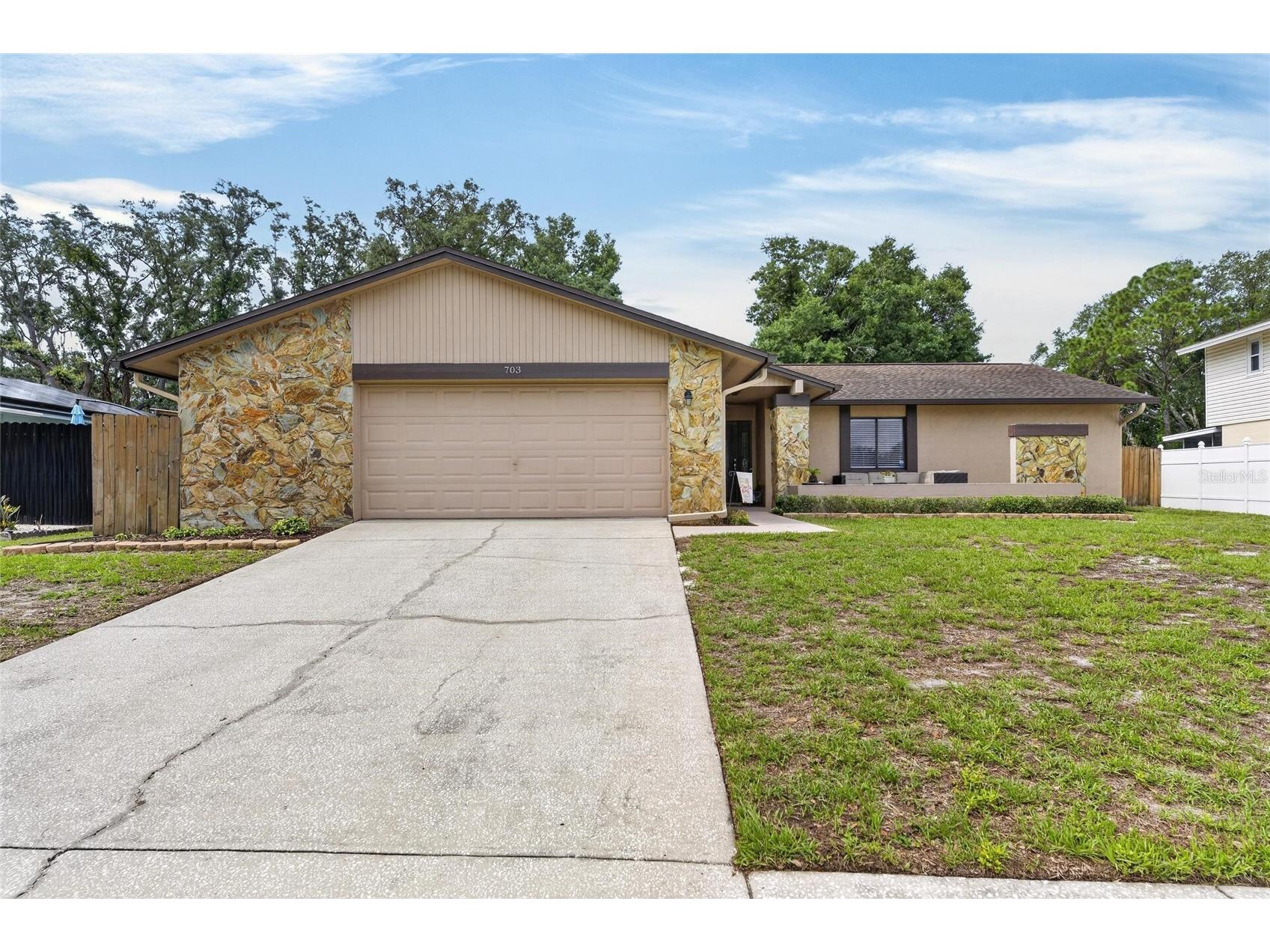 703 Isleton Drive Brandon FL 33511 TB8514306 image1
