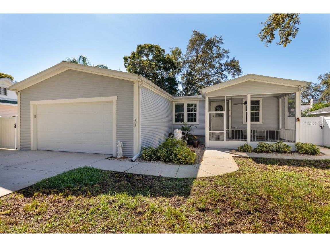 703 Old Charleston Way Largo FL 33770 TB8326061 image1