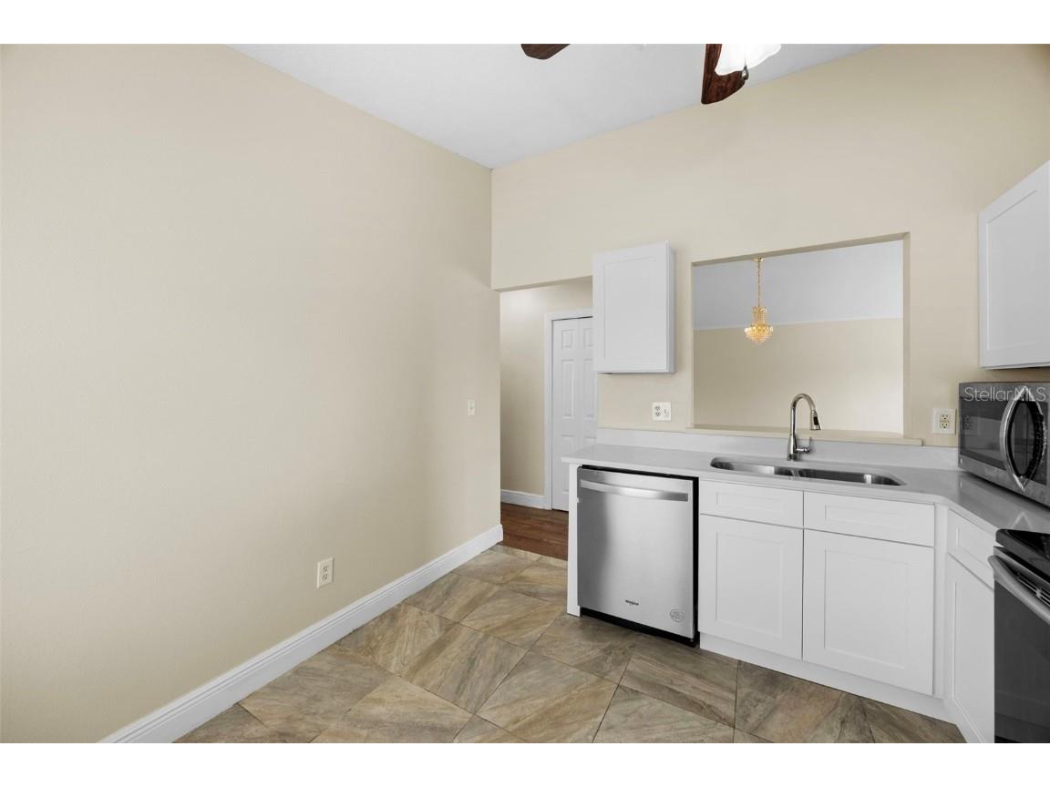 703 Palmera Street Orlando FL 32811 TB8426799 image8