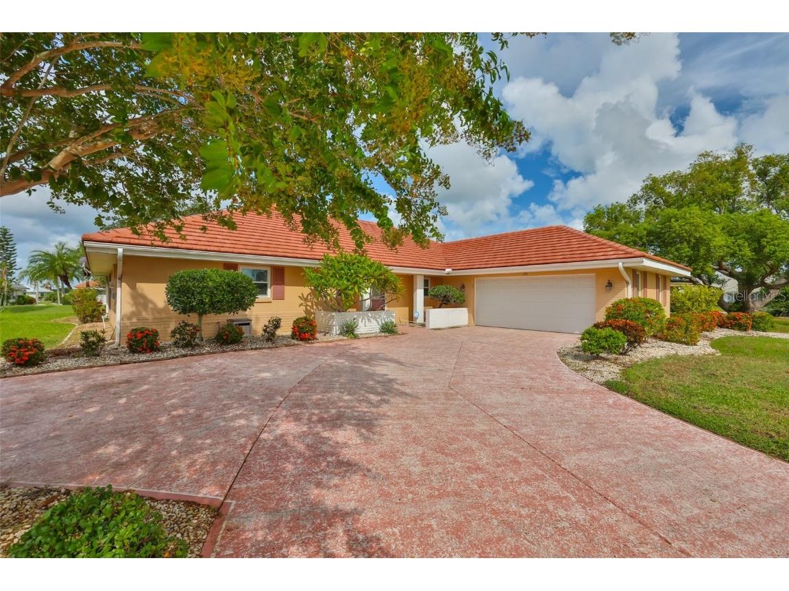 703 Plumbrook Road Sun City Center FL 33573 TB8413582 image1