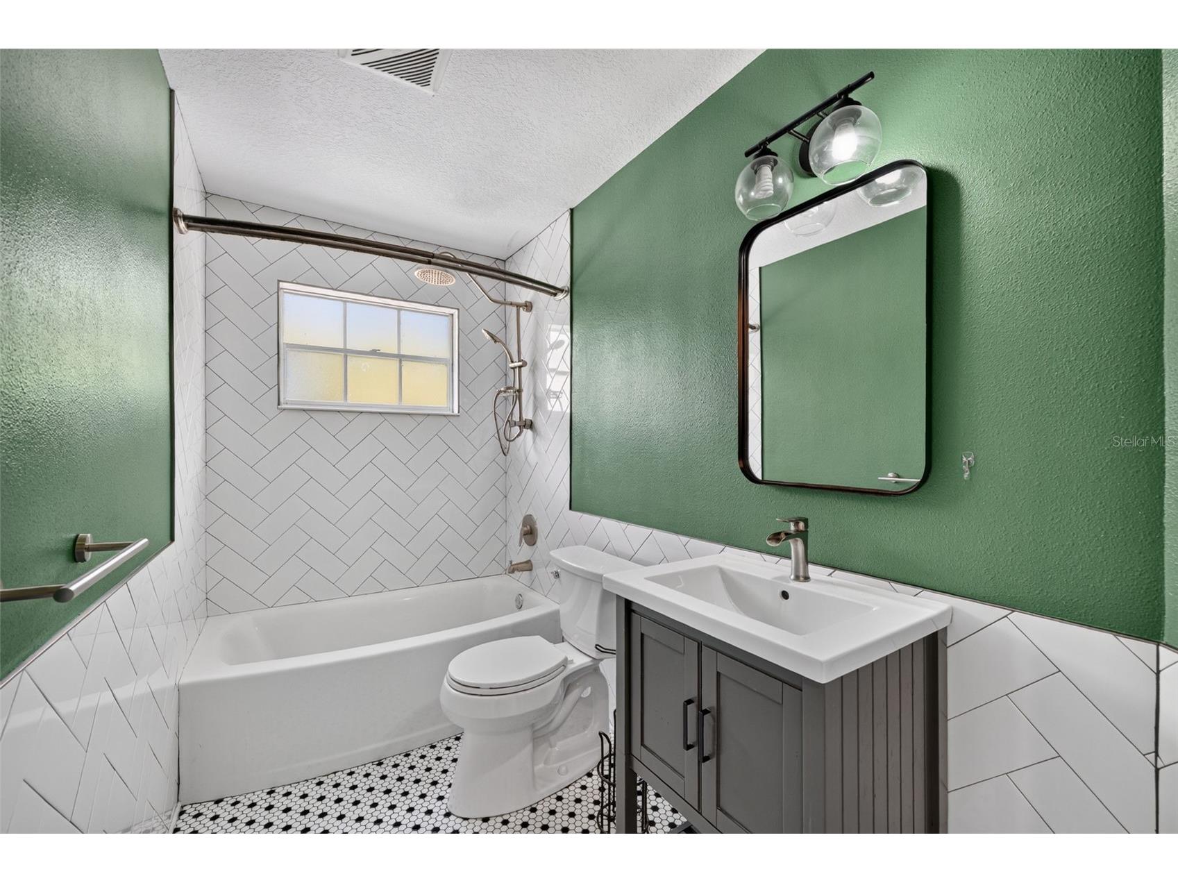 703 Riverside Drive Tarpon Springs FL 34689 TB8520013 image37