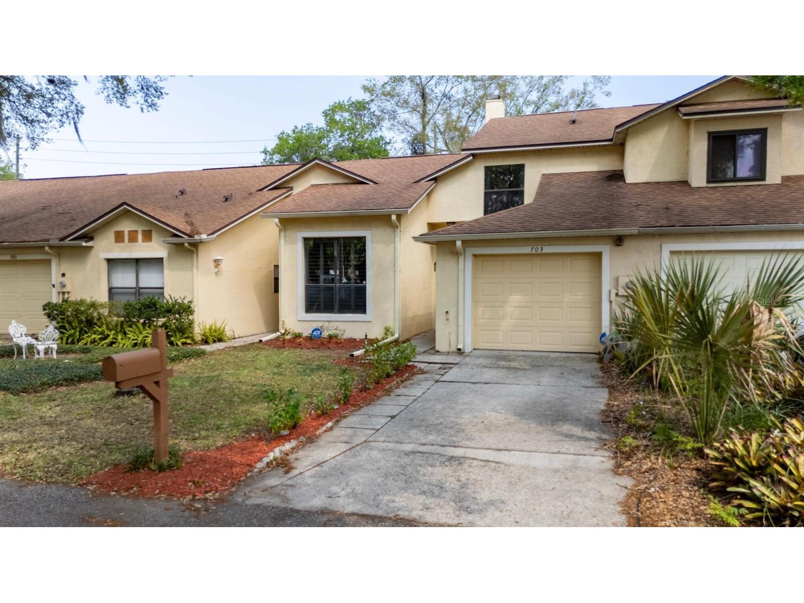 703 Swan Lane Altamonte Springs FL 32701 A4688847 image2