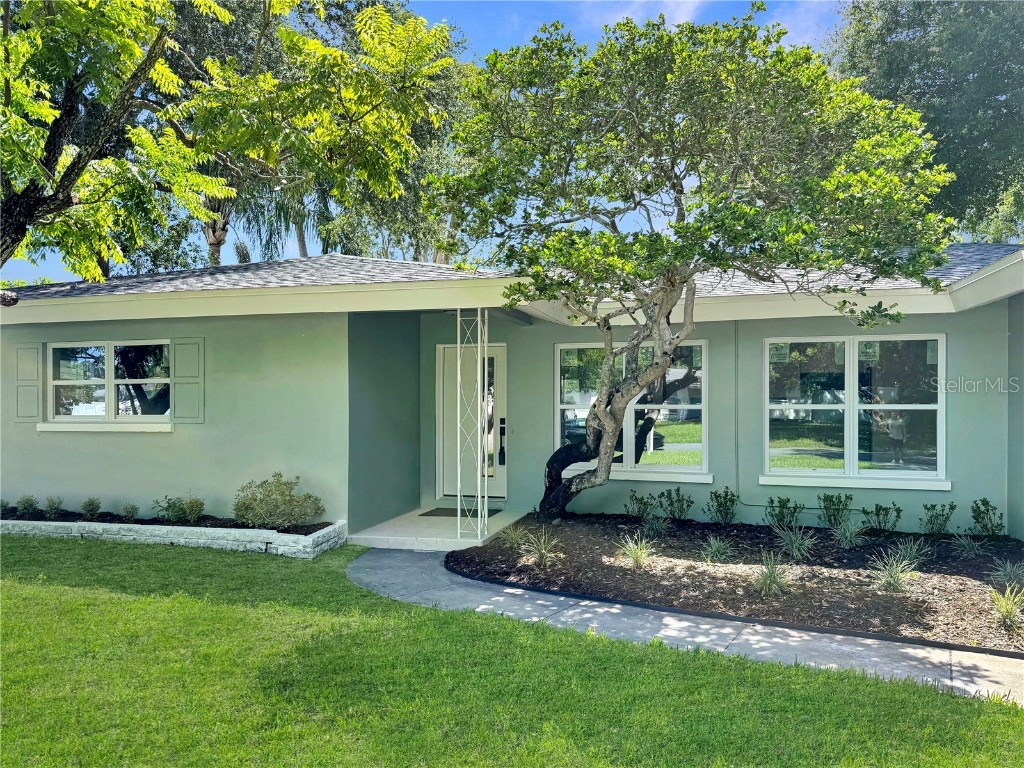 703 Woodland Drive Largo FL 33771 T3544954 image1