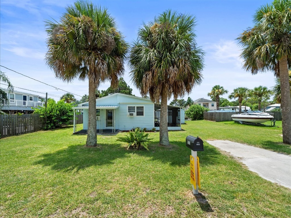 7030 Fair Lane Hudson FL 34667 - CANAL TO GULF OF MEXICO W7867205 image1