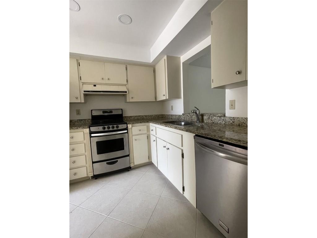 7030 W Country Club Drive N #128 Sarasota FL 34243 A4666721 image15