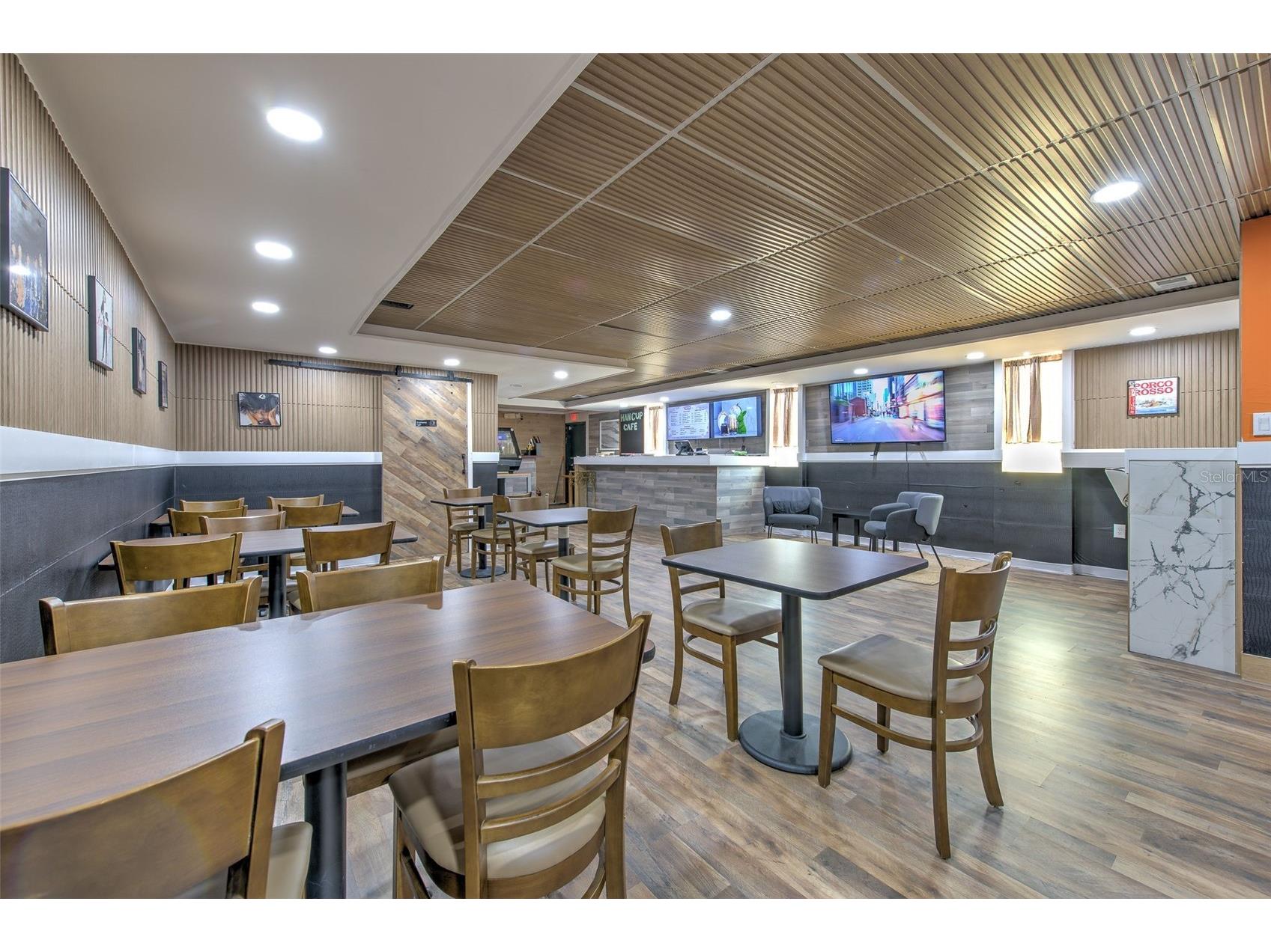 7030 W Hillsborough Avenue #SUIT B Tampa FL 33634 TB8511976 image16