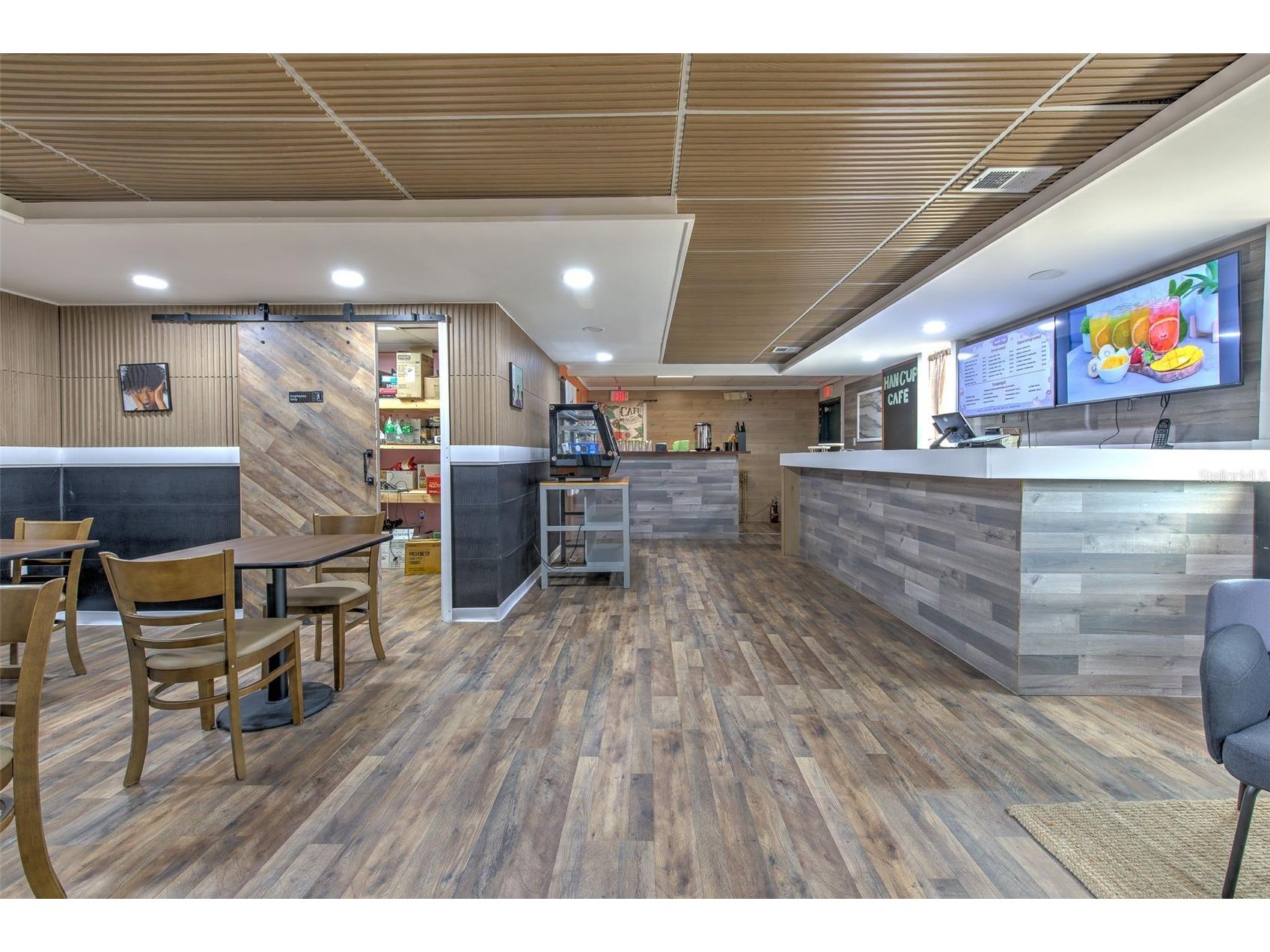 7030 W Hillsborough Avenue #SUIT B Tampa FL 33634 TB8511976 image20