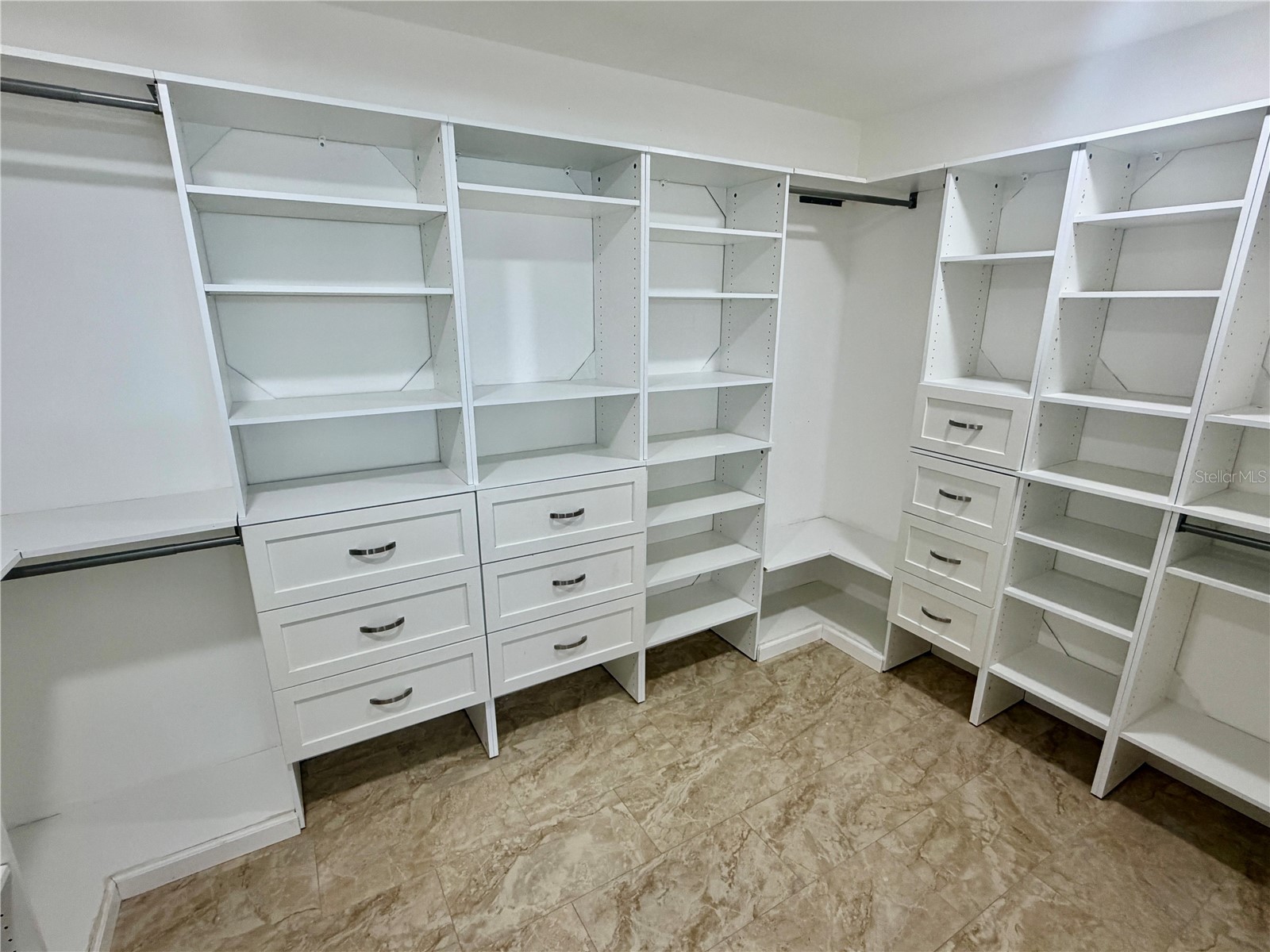 7031 Drury Street Tampa FL 33635 TB8516118 image10