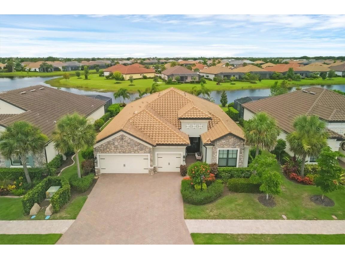 7031 Whittlebury Trail Lakewood Ranch FL 34202 A4614955 image1