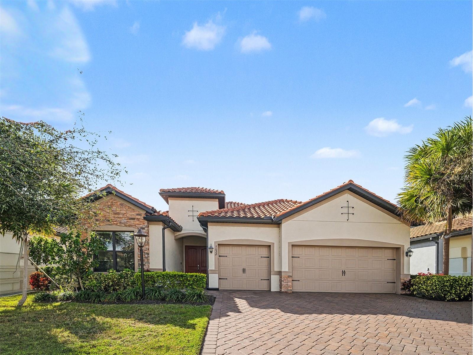 7032 Highgate Lane Bradenton FL 34202 A4678848 image1