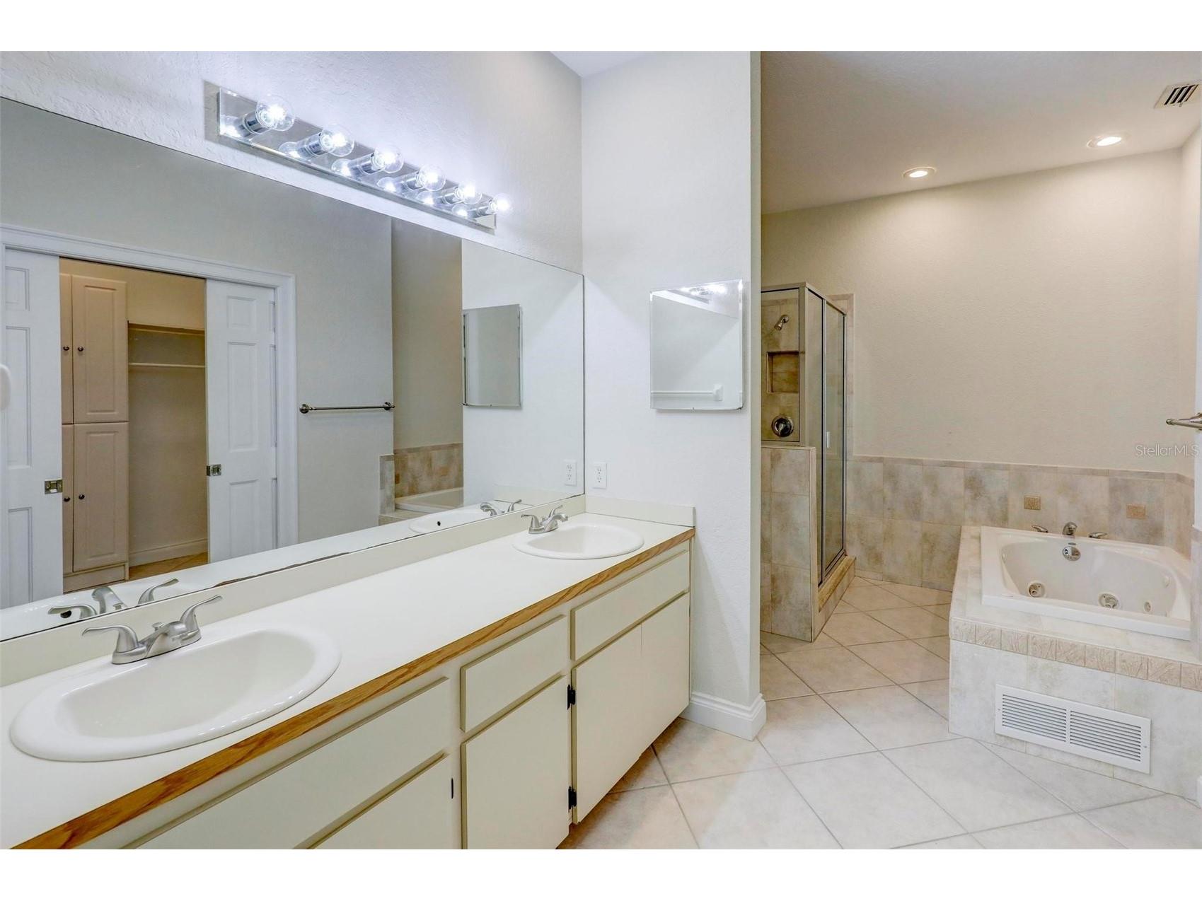7032 River Run Boulevard Weeki Wachee FL 34607 - WEEKI WACHEE RIVER W7884946 image15