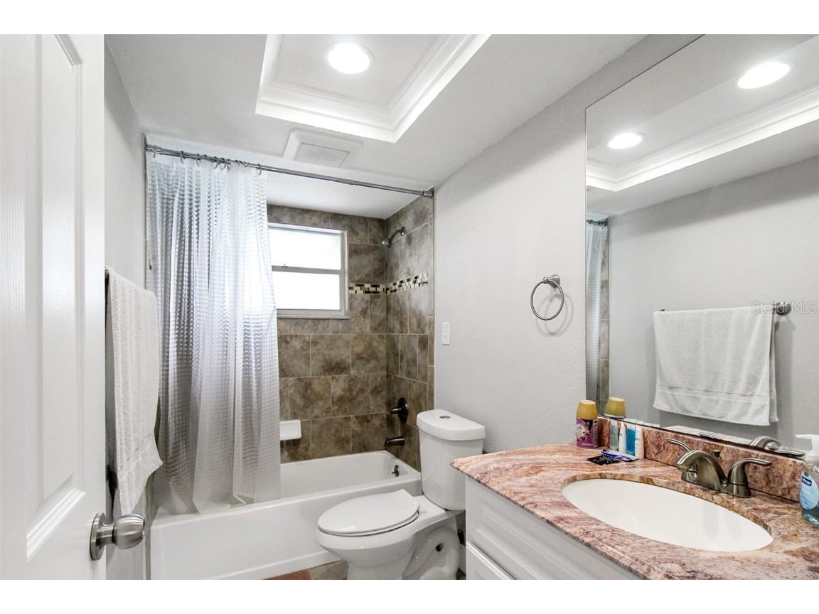 7036 13th Street E Sarasota FL 34243 A4660410 image10