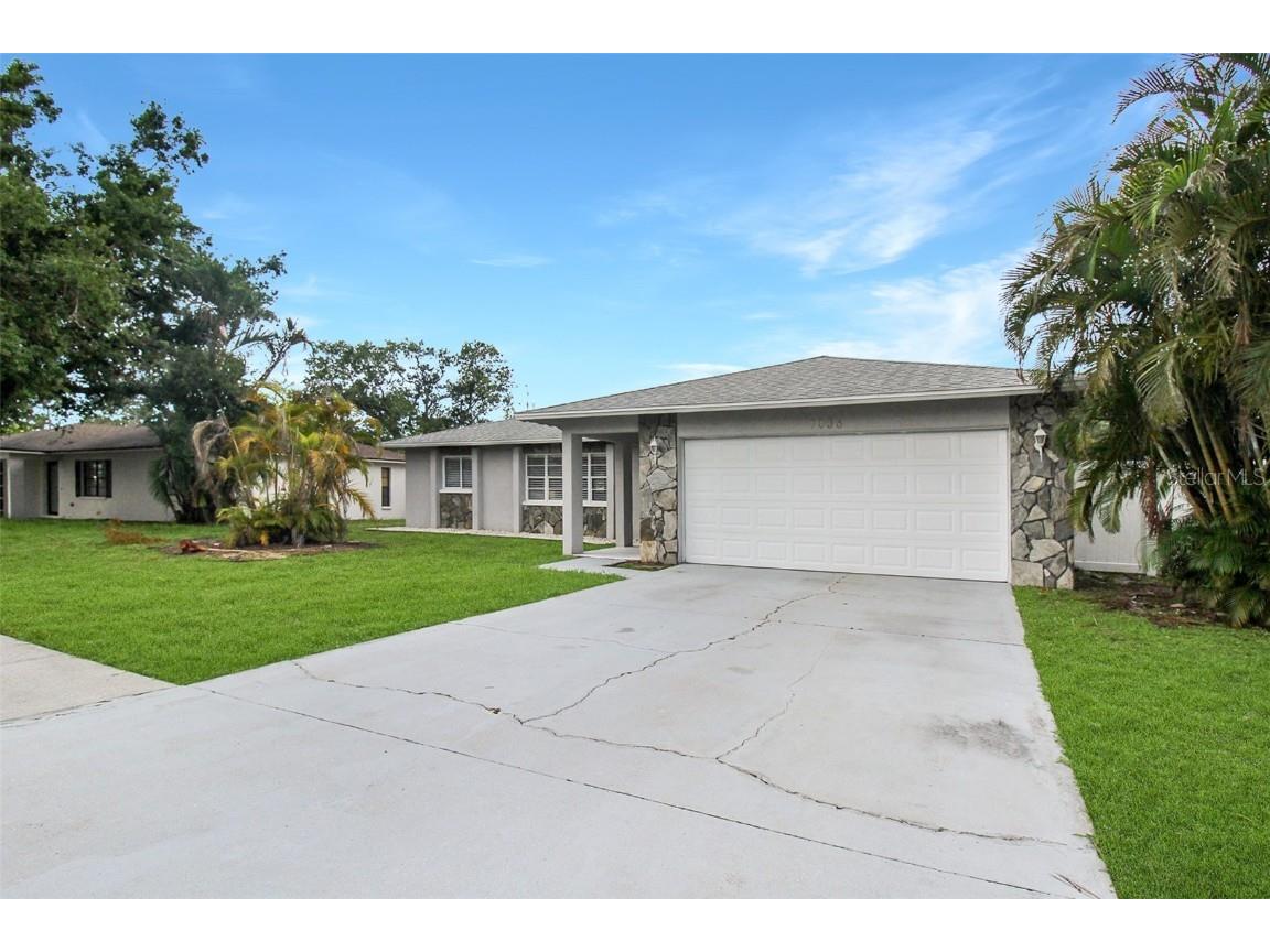 7036 13th Street E Sarasota FL 34243 A4660410 image2