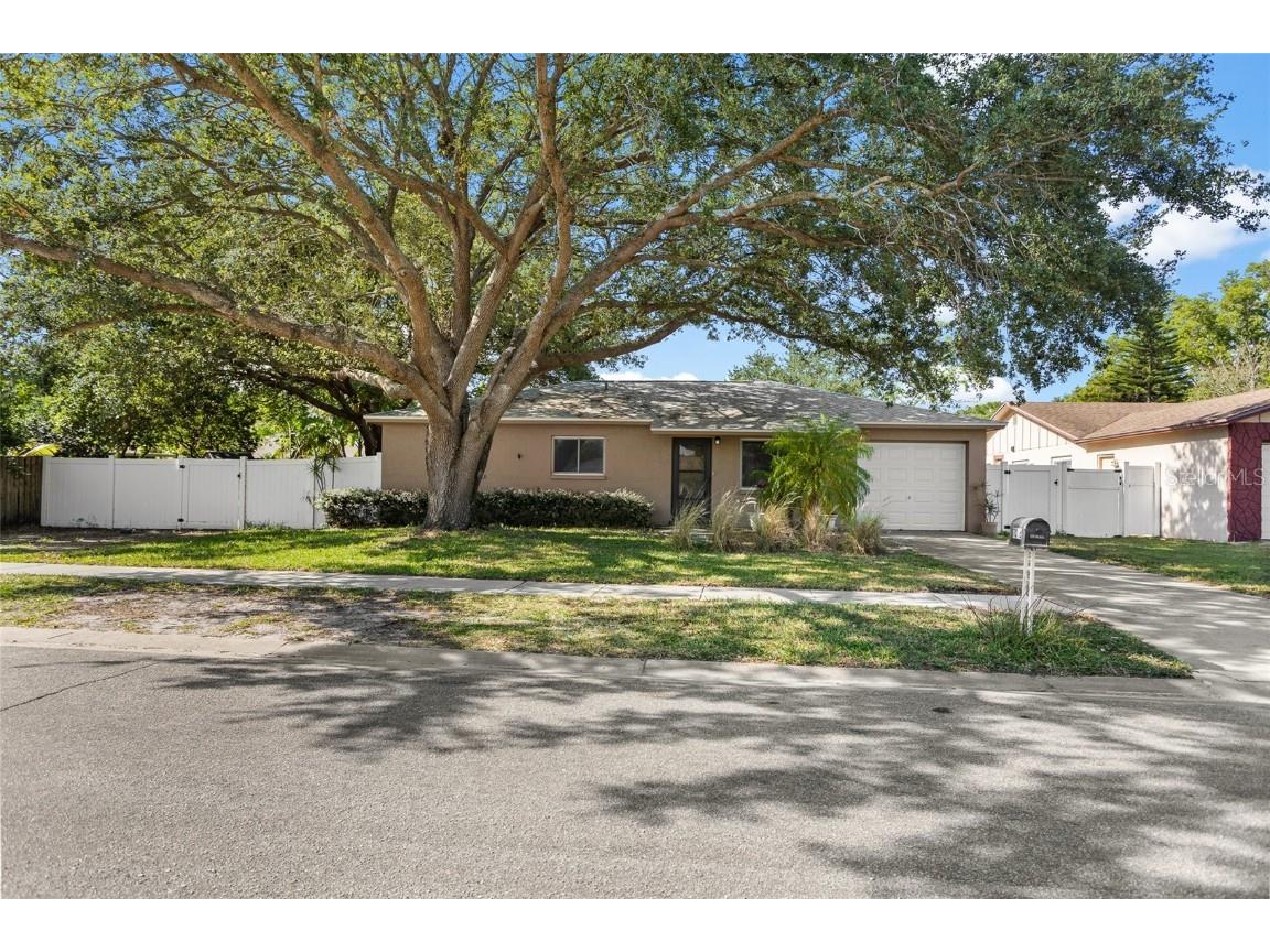 7036 Orkney Avenue N Saint Petersburg FL 33709 U8198785 image1