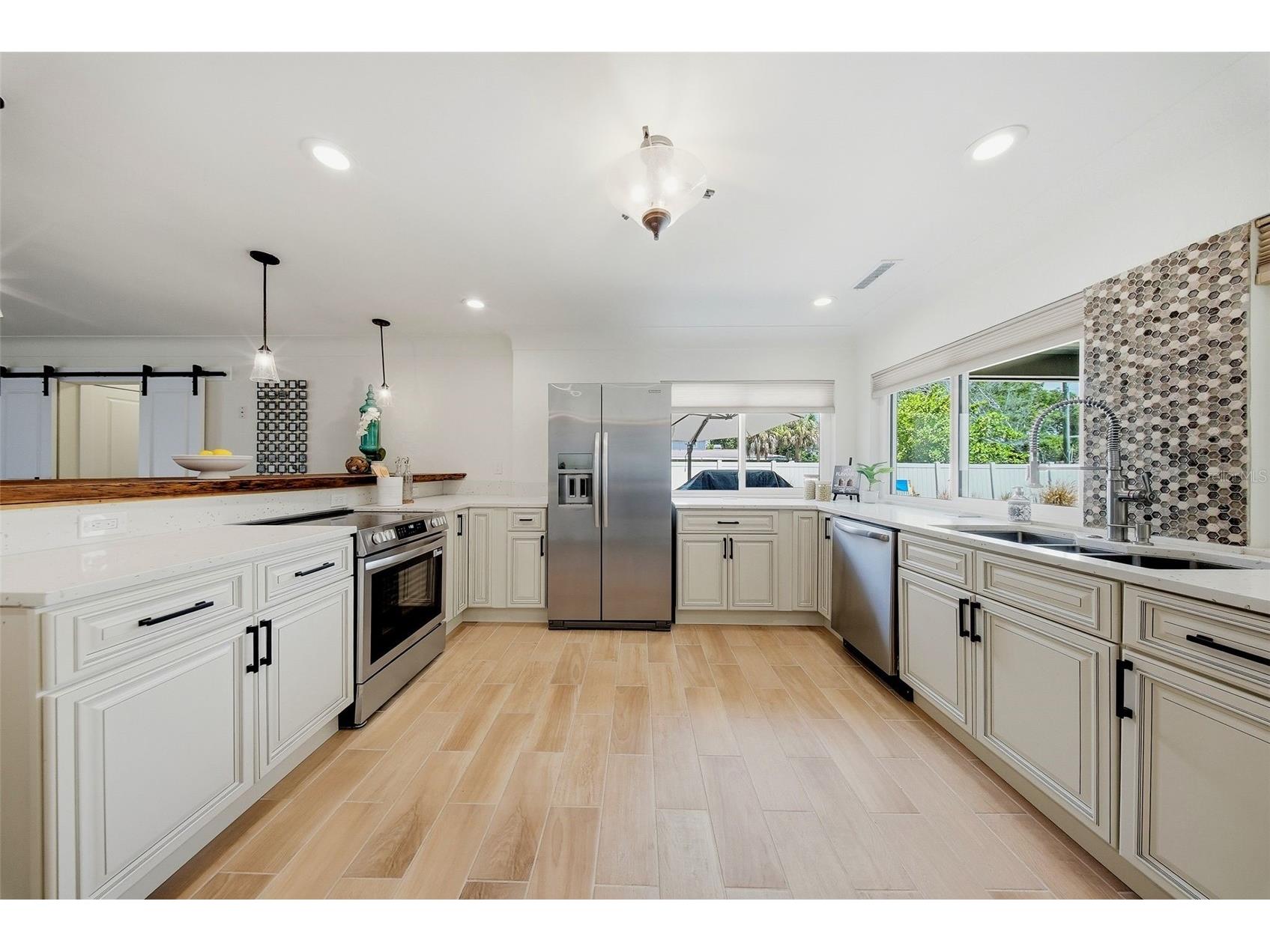 7039 Hibiscus Avenue S South Pasadena FL 33707 TB8520582 image4