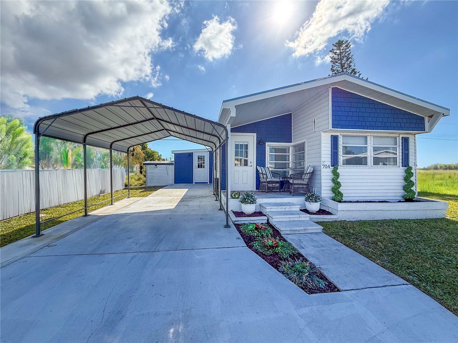 704 49th Avenue Terrace W Bradenton FL 34207 A4679021 image1